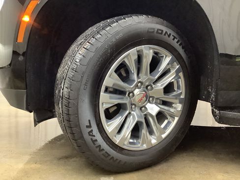 Used 2025 GMC Yukon Denali image 30