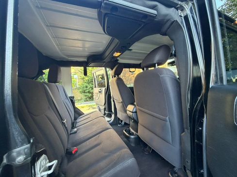 Used 2018 Jeep Wrangler Unlimited Sport S AWD/4WD image 13