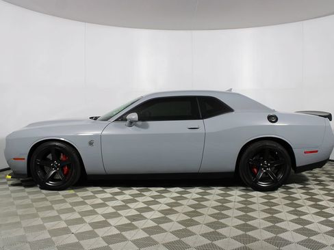 Used 2020 Dodge Challenger SRT Hellcat w/ Plus Package RWD image 32