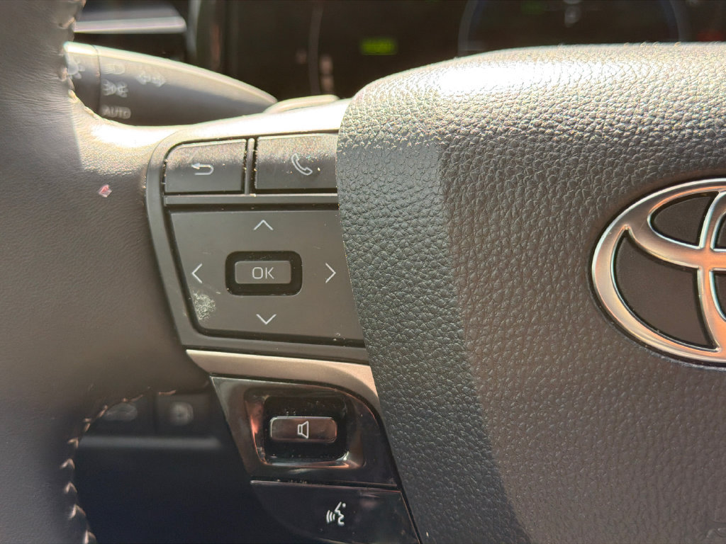 Used 2025 Toyota Camry SE w/ Convenience Package FWD image 29