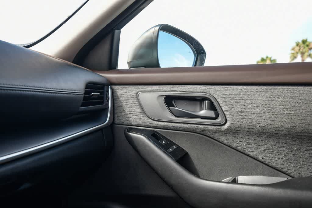 Used 2023 Nissan Rogue S FWD image 20