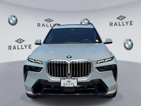Used 2024 BMW X7 xDrive40i w/ M Sport Package AWD/4WD image 2