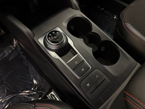 Used 2025 Ford Escape ST-Line image 15