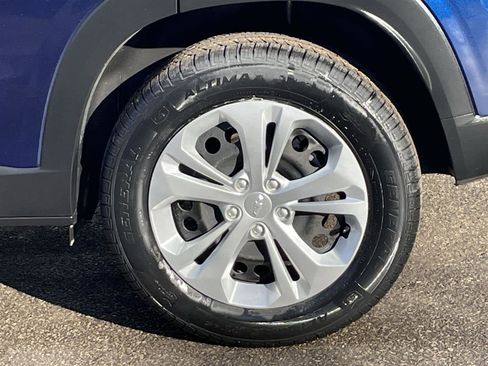 Used 2024 Chevrolet Trax LS image 11