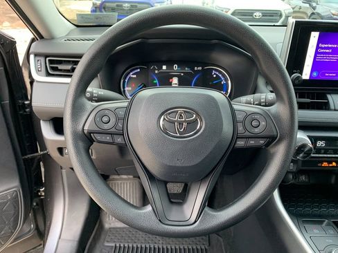 New 2025 Toyota RAV4 XLE image 27