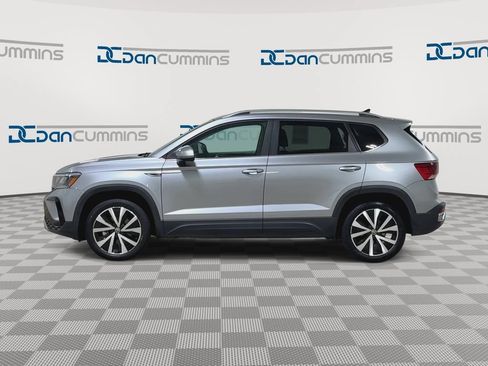 Used 2024 Volkswagen Taos SE FWD image 5