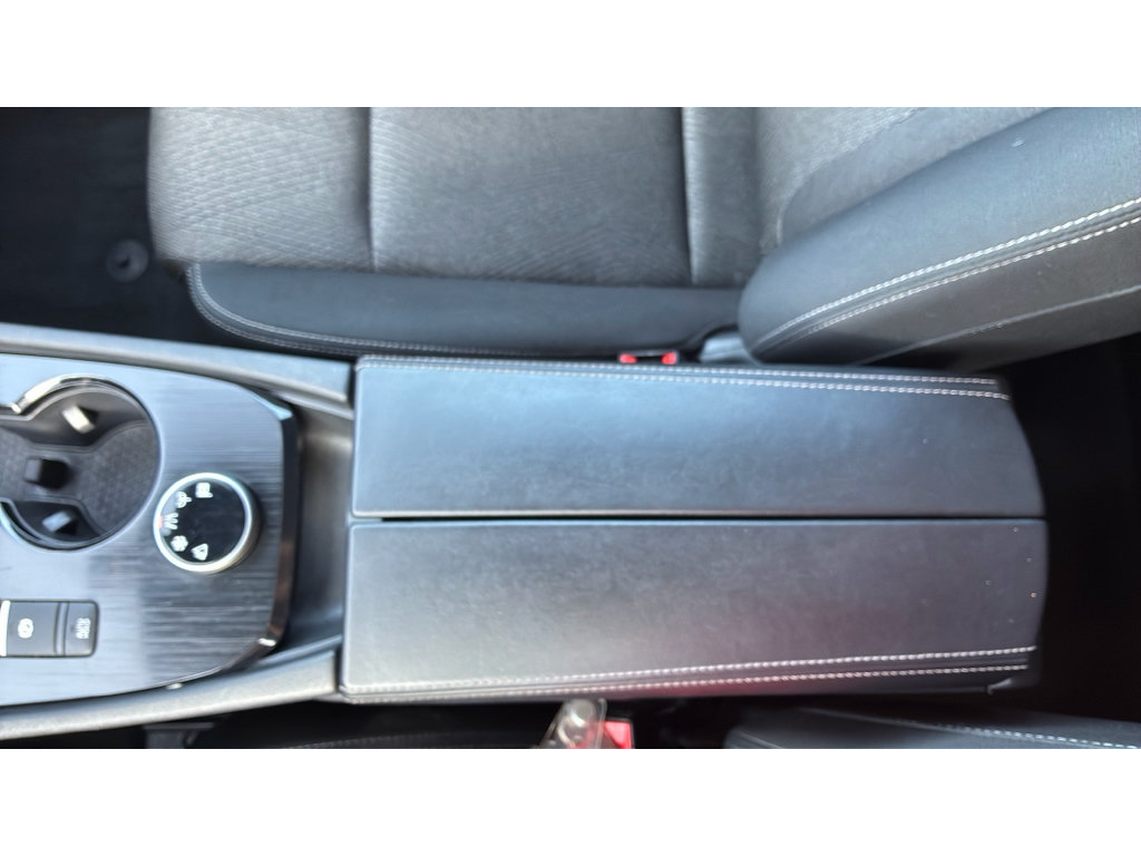 Used 2025 Nissan Rogue SV AWD/4WD image 19