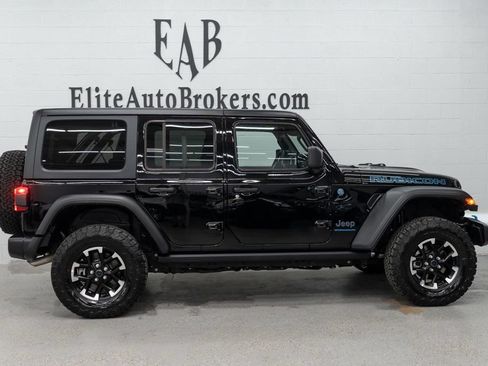 Used 2025 Jeep Wrangler Unlimited Rubicon 4xe AWD/4WD image 5