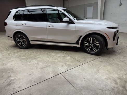 New 2026 BMW X7 xDrive40i w/ M Sport Package image 6