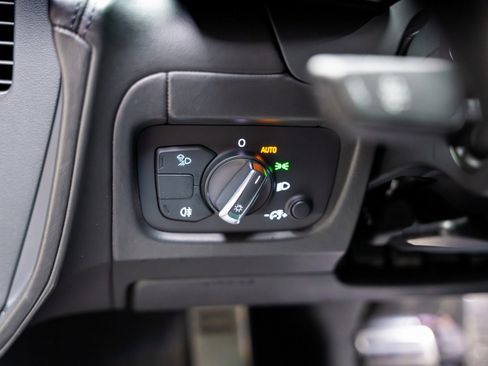 Used 2017 Audi R8 V10 w/ 20" Wheel Package image 46