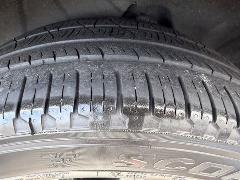 Used 2017 Volvo XC90 T6 Momentum w/ Vision Package image 36