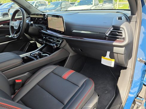New 2027 Chevrolet Traverse RS AWD/4WD image 18