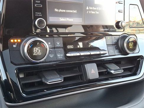 Certified 2022 Toyota Highlander XLE image 19