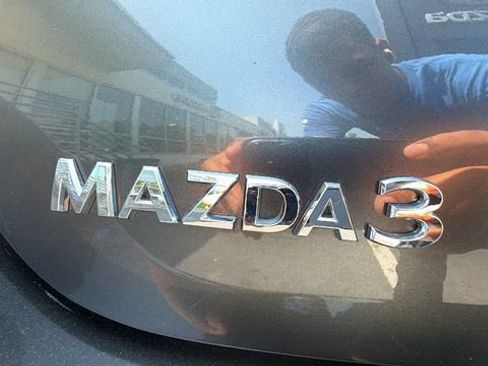 Used 2023 MAZDA MAZDA3 s FWD image 13