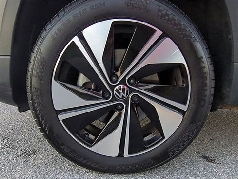 Used 2023 Volkswagen Taos SE image 21