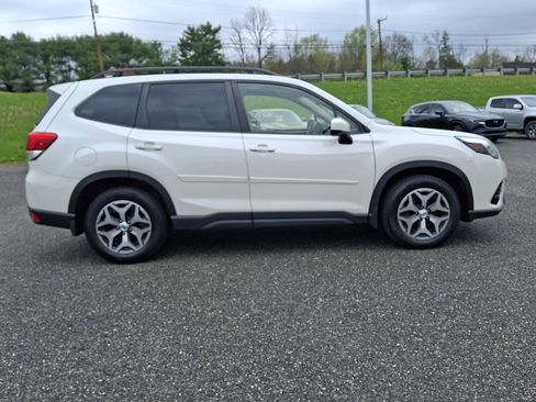 Used 2023 Subaru Forester Premium AWD/4WD image 7