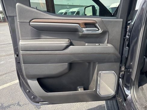 Used 2024 Chevrolet Silverado 1500 High Country w/ High Country Premium Package AWD/4WD image 38