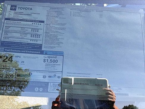 Certified 2025 Toyota Highlander Platinum AWD/4WD image 19