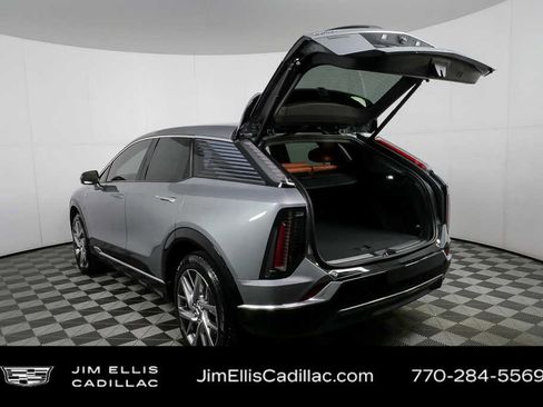 New 2026 Cadillac Optiq Luxury 2 RWD image 33