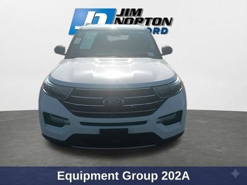 Used 2023 Ford Explorer XLT w/ Equipment Group 202A RWD image 3