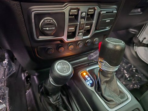 Used 2020 Jeep Gladiator Sport w/ Quick Order Package 24S AWD/4WD image 31