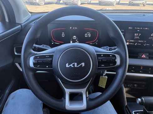 Used 2024 Kia Sportage LX image 19