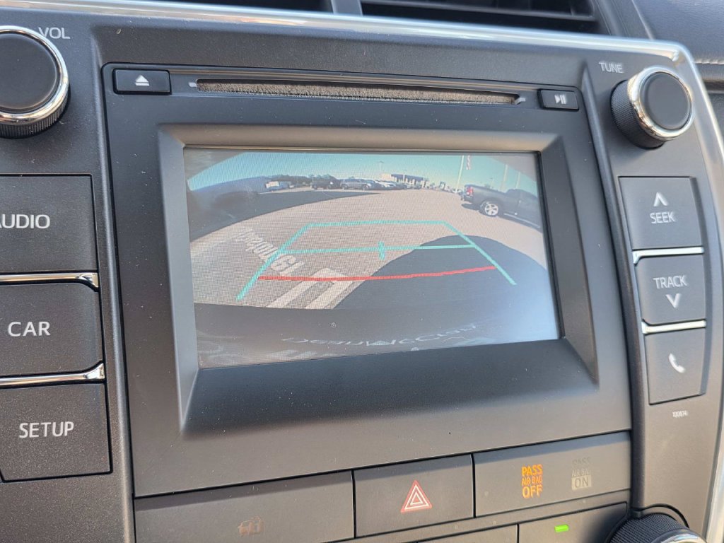 Used 2016 Toyota Camry LE FWD image 21