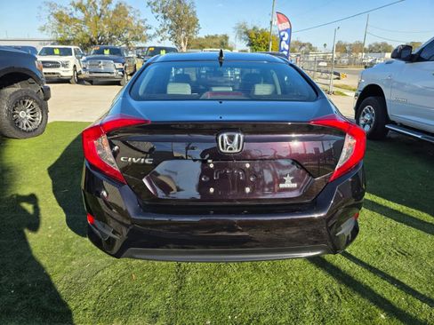Used 2018 Honda Civic EX image 6