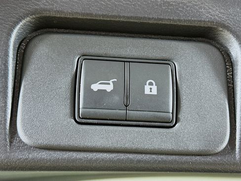 Used 2023 Nissan Rogue SV w/ SV Premium B Package image 29