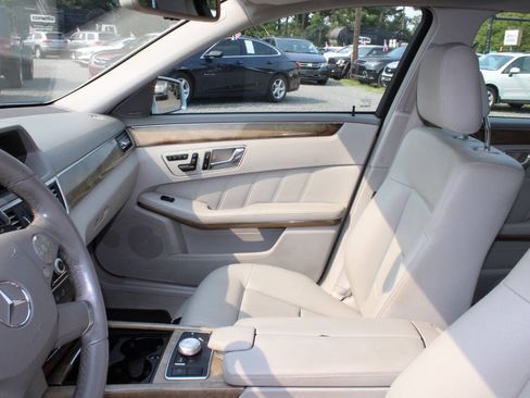 Used 2011 Mercedes-Benz E 350 4MATIC Sedan image 14
