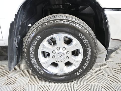 Used 2026 RAM 3500 Big Horn AWD/4WD image 12