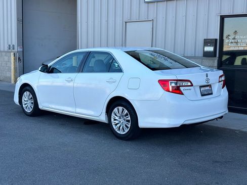 Used 2012 Toyota Camry LE image 5