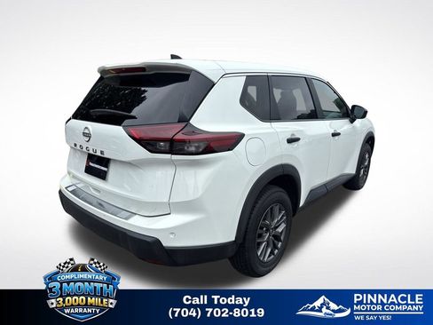 Used 2024 Nissan Rogue S FWD image 4