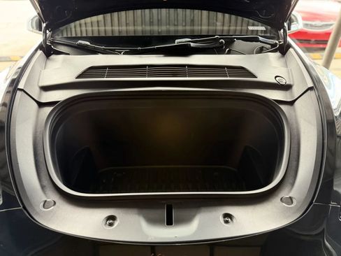 Used 2024 Tesla Model Y Long Range AWD/4WD image 33