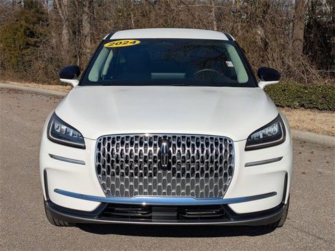 Used 2024 Lincoln Corsair AWD image 9