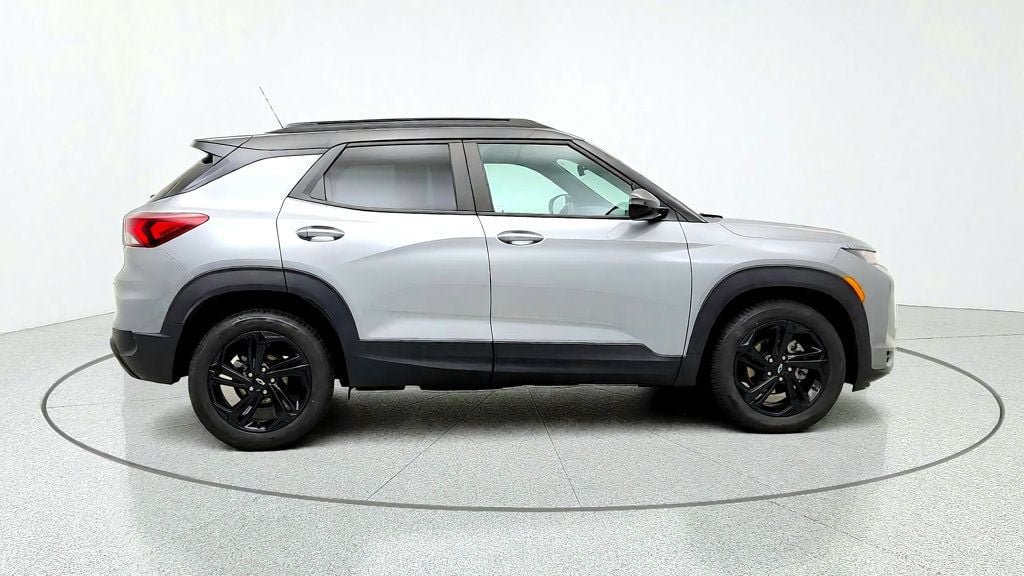 Used 2023 Chevrolet TrailBlazer RS FWD image 4
