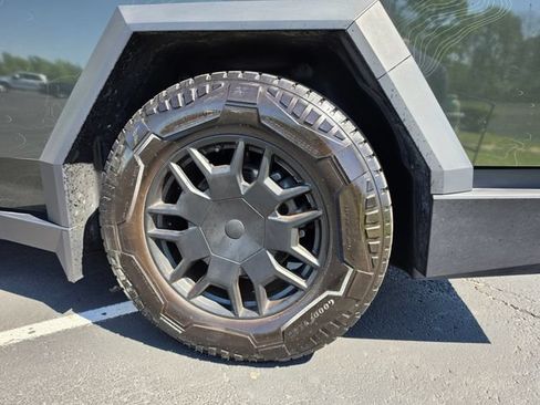 Used 2024 Tesla Cybertruck Cyberbeast AWD/4WD image 11