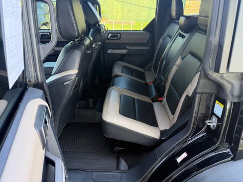 Used 2022 Ford Bronco Wildtrak image 11