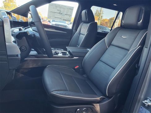 New 2026 Cadillac Escalade Luxury w/ LPO, Floor Liner Package image 6