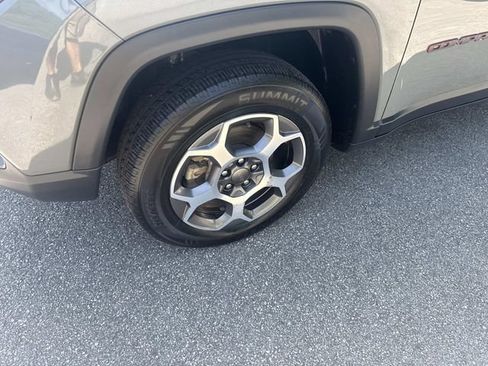 Used 2022 Jeep Compass Trailhawk AWD/4WD image 14