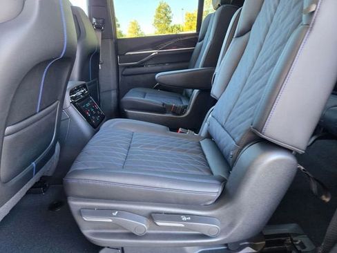 New 2026 Cadillac Escalade IQL Sport 1 w/ LPO, ONYX Package AWD/4WD image 17
