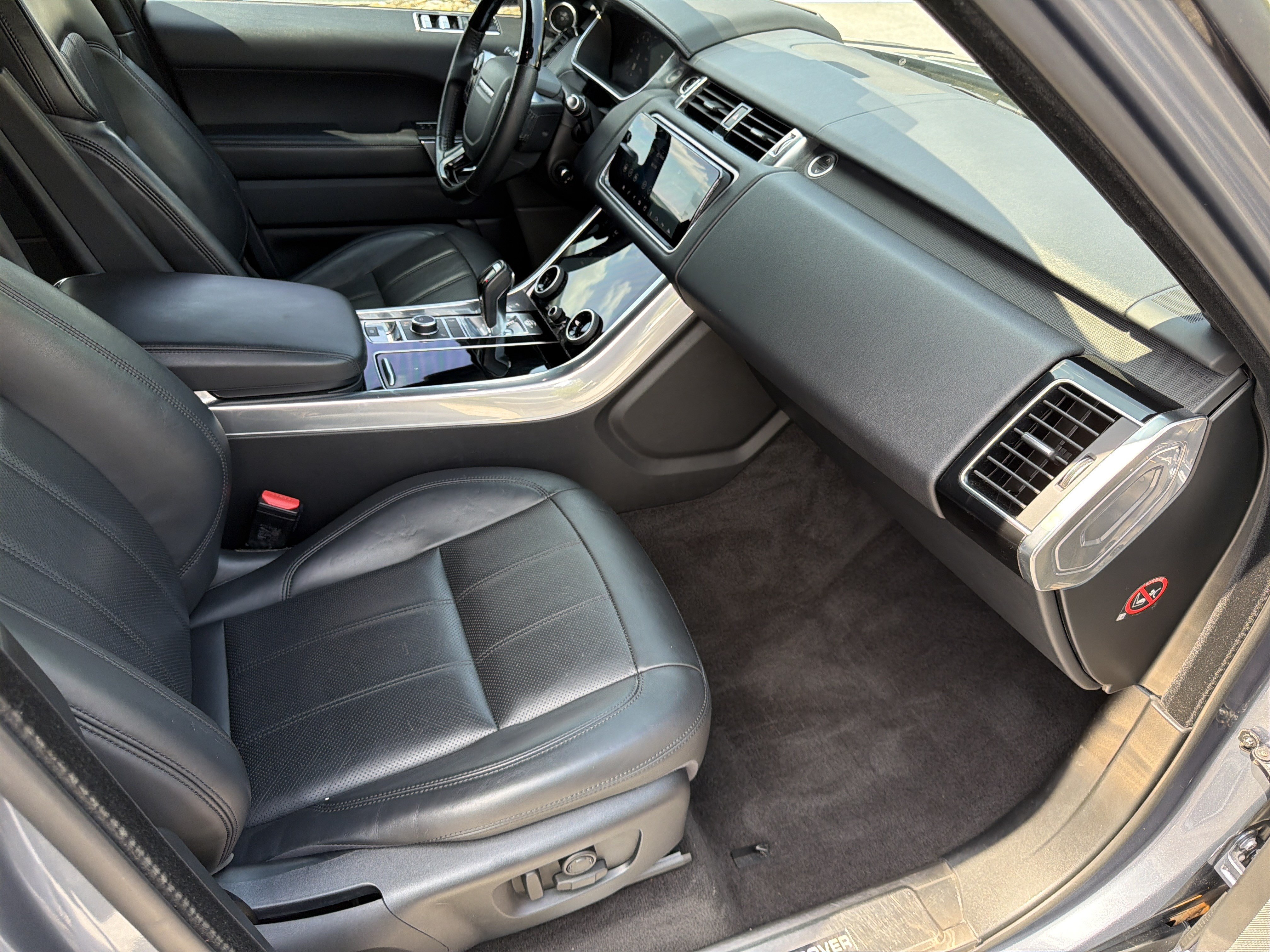 Used 2018 Land Rover Range Rover Sport HSE AWD/4WD image 16