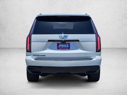 Used 2025 Cadillac Escalade Sport AWD/4WD image 7
