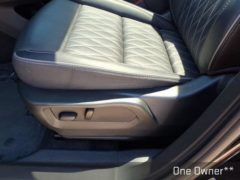Used 2023 Buick Envision Avenir AWD/4WD image 18