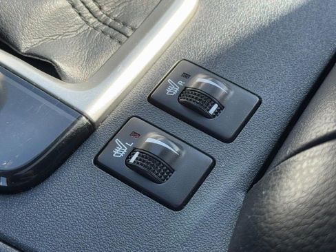 Used 2015 Toyota Highlander XLE image 21