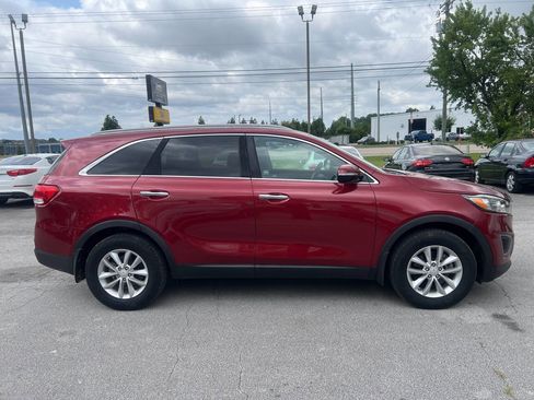 Used 2016 Kia Sorento FWD image 4