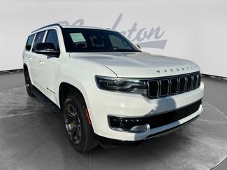 Used 2024 Jeep Wagoneer L Series III w/ Flexible Seating Group AWD/4WD video 1