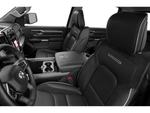 Used 2019 RAM 1500 Laramie AWD/4WD image 6