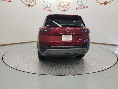 Used 2023 Nissan Rogue SV w/ SV Premium B Package image 7