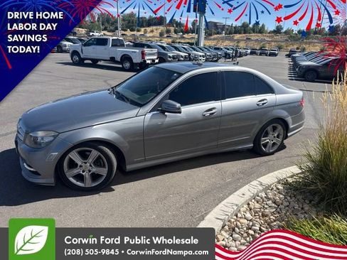 Used 2011 Mercedes-Benz C 300 4MATIC Sedan image 4